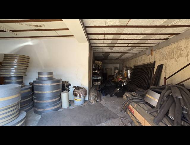 1,550M² WAREHOUSE FOR SALE IN EASTLEIGH